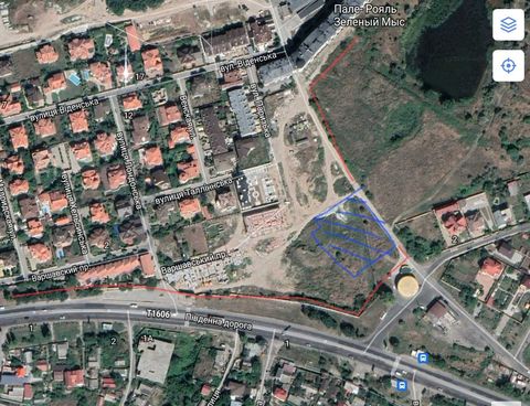Land plot on Italiyskyi Boulevard, st.