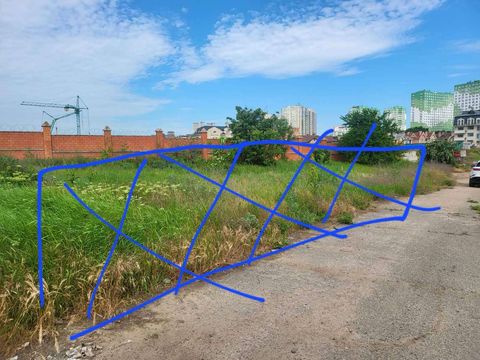 Land plot on Italiyskyi Boulevard, st.