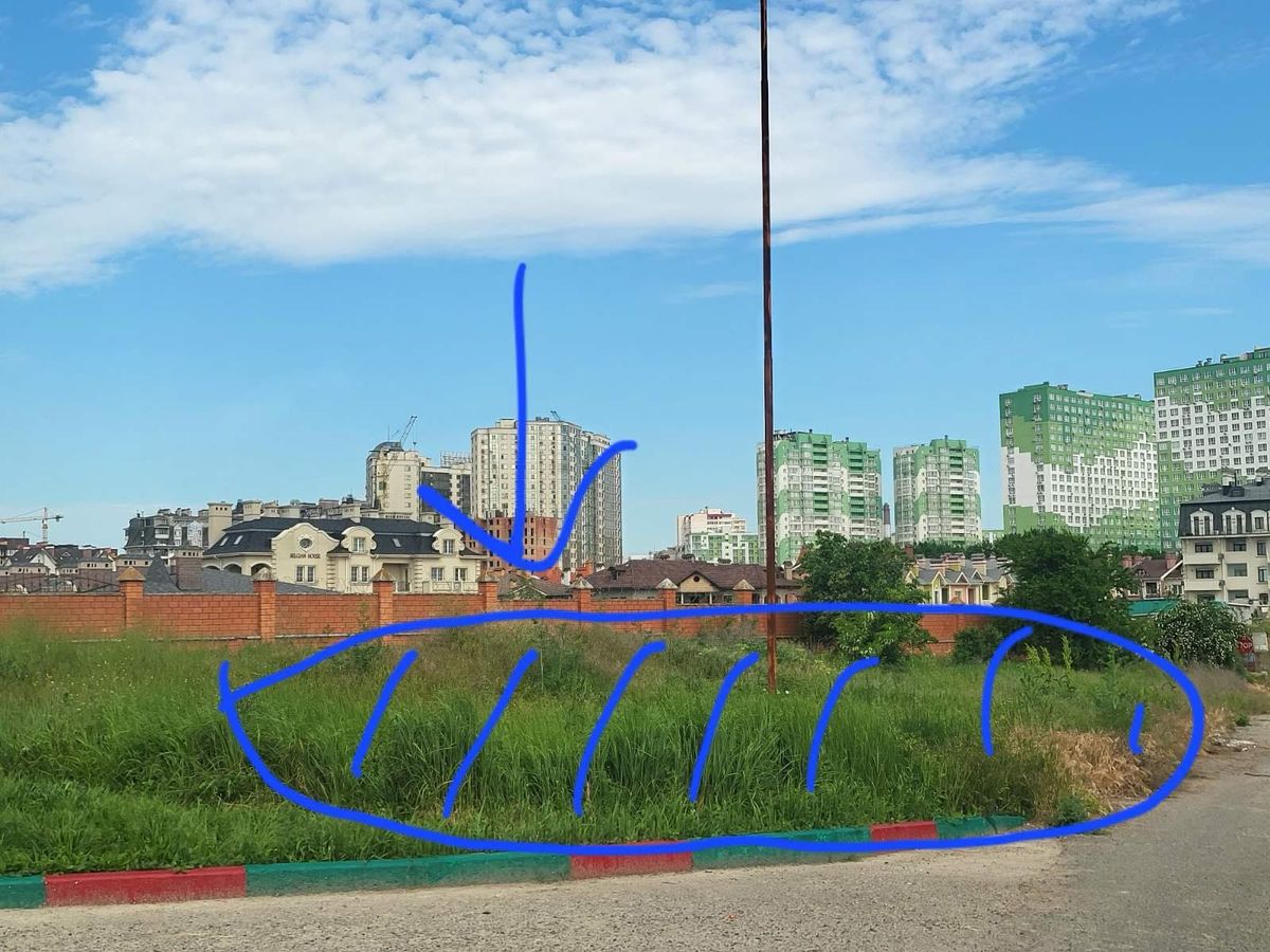 Land plot on Italiyskyi Boulevard, st.