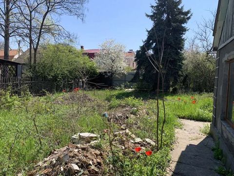 Land plot on the 2nd block of Mariya Demchenko Street