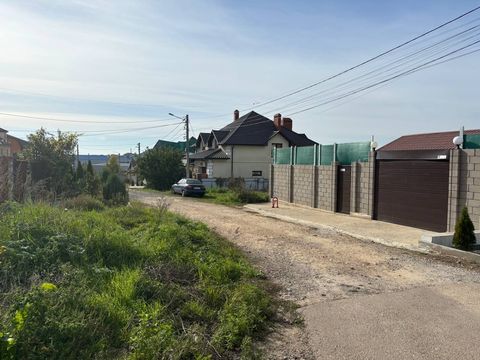 A 500-square-meter plot of land is for sale in Chernomorka.