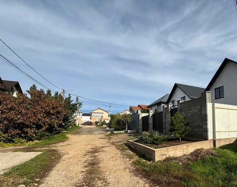 A 500-square-meter plot of land is for sale in Chernomorka.