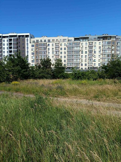 Lot on Vesnyana Street