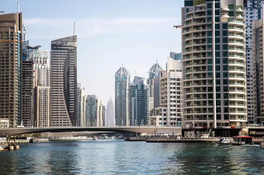 international-real-estate-bg